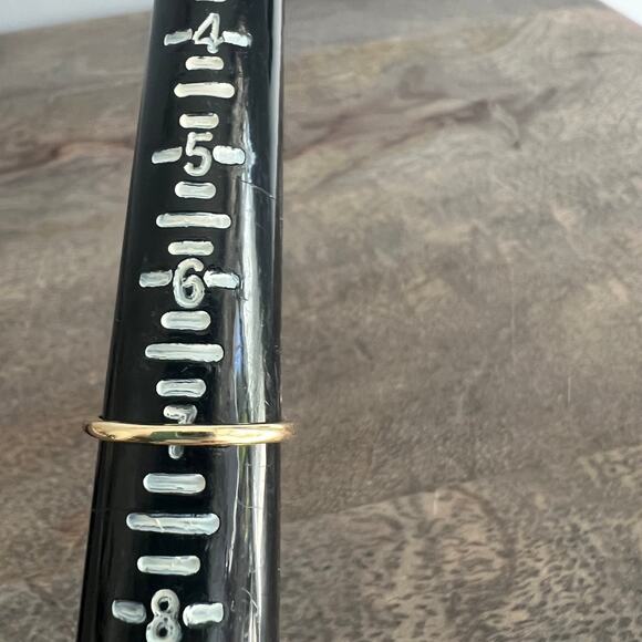 Simple dainty gold ring band with clear rhinestone jewel - size 7 - Picture 4 of 5